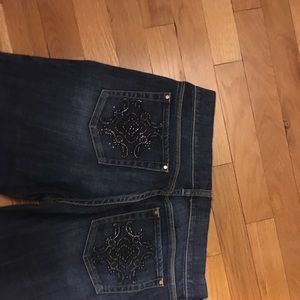WHBMJeans embroidered jems on back pockets